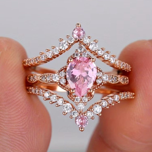 Beautiful Crystal Moissanite Pink and Rose Gold Women's Ring - SIZE 8